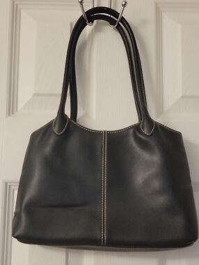 Classic Black Leather Small Bag with Contrast Stitching